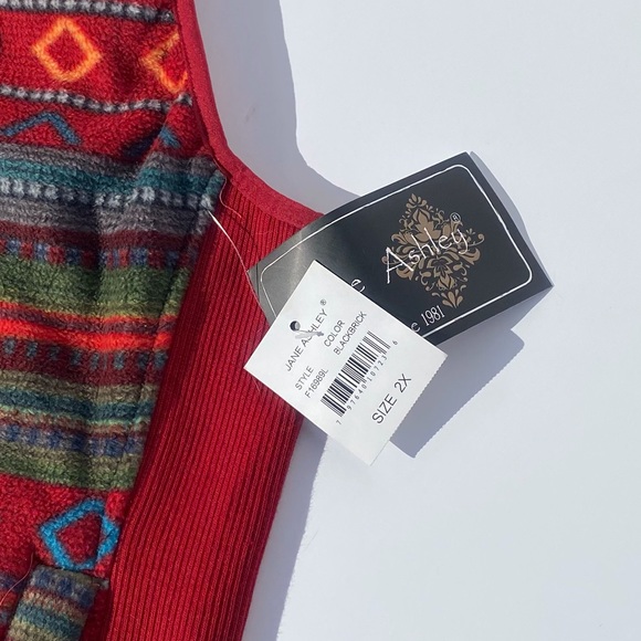 SOLD Jane Ashley Cozy Fleece Vest - Picture 7 of 7